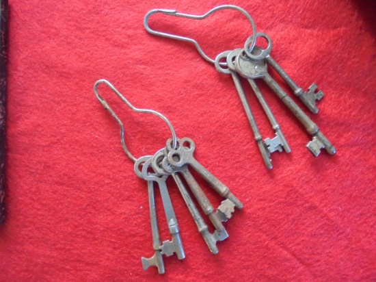 (2) RINGS OF OLD SKELTON KEYS-2 TIMES MONEY