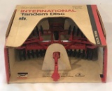 INTERNATIONAL TANDEM DISC - 1/16 SCALE BY ERTL