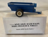 KINZE MODEL DW 840 - GRAIN AUGER WAGON