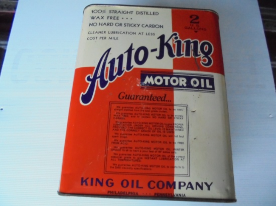 VINTAGE "AUTO-KING" MOTOR OIL CAN-2 GALLON SIZE-QUITE NICE