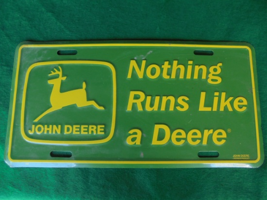 JOHN DEERE LICENSE PLATE TOPPER "NOTHING RUNS LIKE A DEERE"