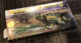 JOHN DEERE HO SCALE TRAIN SET W/ JD COMBINE, HEAD & TRACTOR