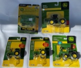 JOHN DEERE 1/16 TOYS - LOT OF (5)