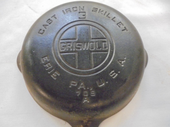OLD CAST IRON GRISWOLD NO. 3 SKILLET-VERY CLEAN