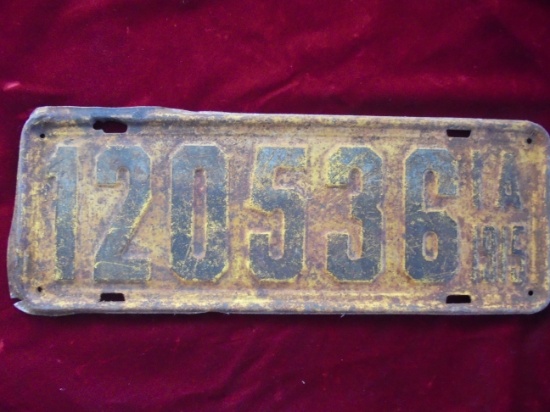 ORIGINAL 1915 IOWA LICENSE PLATE-SOME PAINT WITH RUSTY PATINA