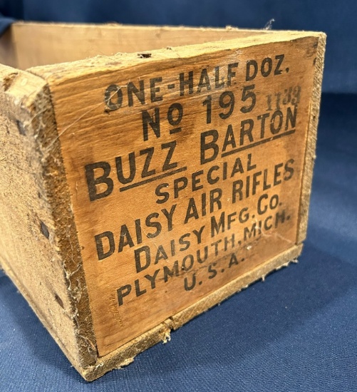 Daisy Air Rifles "No. 195 Buzz Barton Special" -- Wooden Shipping Crate