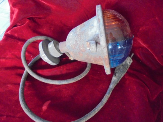 OLD BOAT LIGHT FIXTURE WITH TWO COLOR LENS