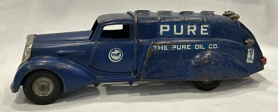 1930'S METAL CRAFT "PURE OIL CO." TANKER TRUCK -  WITH SWEETHEART GRILL