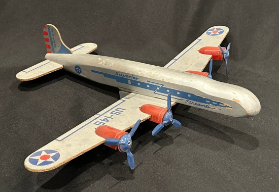 SUPERIOR STREAMLINER WOODEN AIRPLANE WITH FOLDABLE WINGS -- WW2 ERA