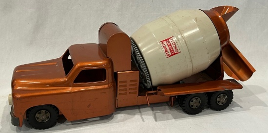 1950'S STRUCTO "READY-MIX CONCRETE" CEMENT PRESSED STEEL TRUCK