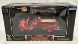 1938 FORD FIRE ENGINE - 1/24 SCALE BY SIGNITURE SERIES