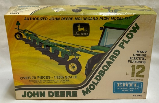 JOHN DEERE MOLDBOARD PLOW - ERTL MODEL KIT - 1/25 SCALE