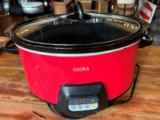 COOKS SLOW COOKER