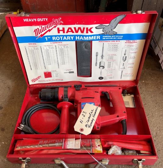 MILWAUKEE HAWK 1" ROTARY HAMMER