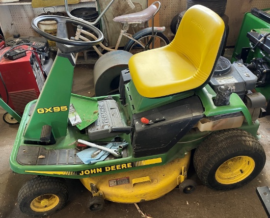 JOHN DEERE GX95 LAWN MOWER
