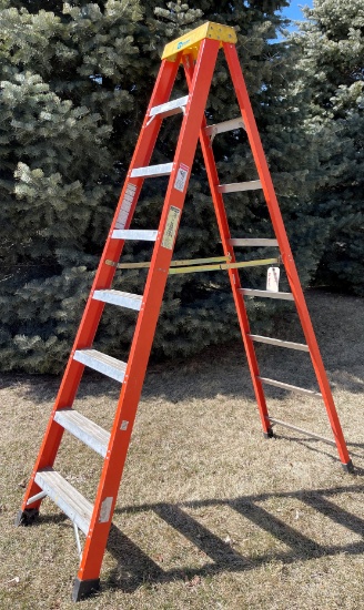 BAUER CORP. 8 FT. STEP LADDER