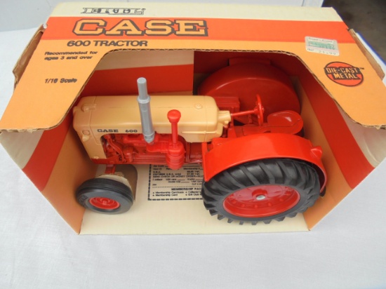 TOY CASE 600 TRACTOR IN BOX-NICE OVERALL