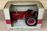 FARMALL 200 TRACTOR - ERTL 1/16