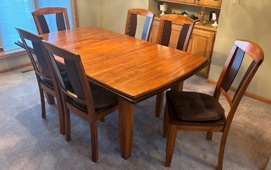TWO-TONE WOODEN DINING ROOM TABLE WITH 6 CHAIRS