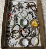 LOT OF FASHION JEWELRY BRACELETS