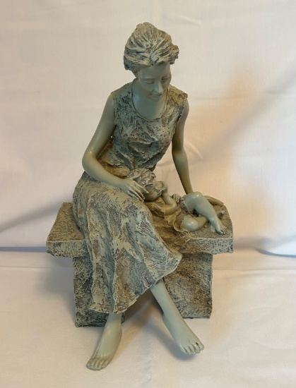 MOTHER AND CHILD FIGURINE