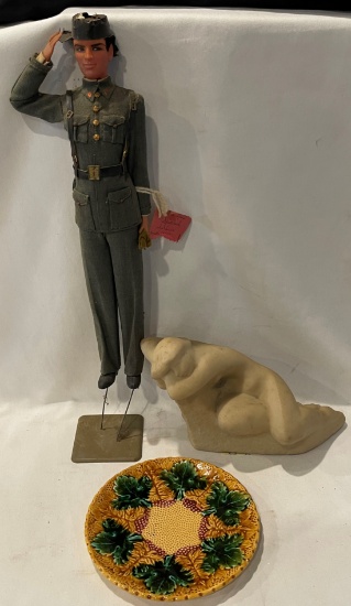 STONE SCULPTURE - SPANISH SOLDIER - AND MAGELICA PLATTER