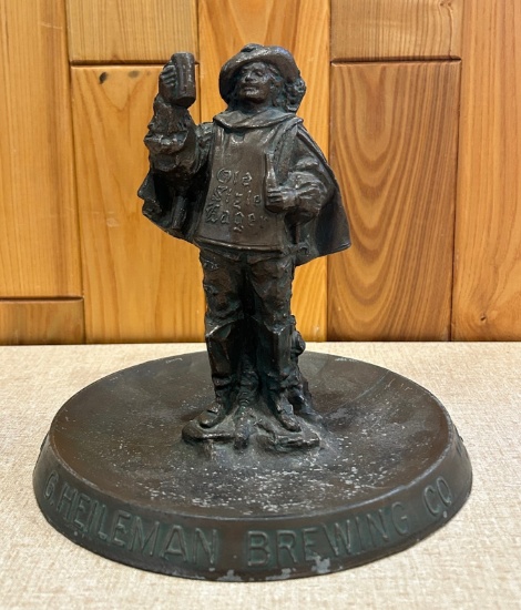 G. HEILEMAN BREWING CO. ASH TRAY - MAN HOLDING BEER STEIN