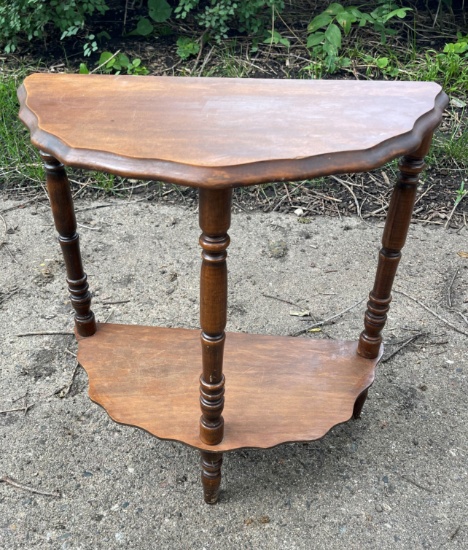 HALF MOON ACCENT TABLE