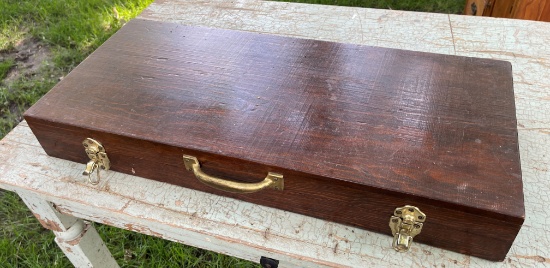 WOODEN CARRYING CASE