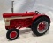 INTERNATIONAL 560 TRACTOR - 1/16 SCALE