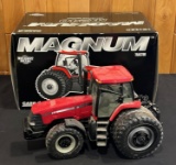 CASE IH MX240 MAGNUM TRACTOR - COLLECTOR EDITION