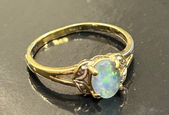 Fancy 10K Gold Ring With Opal - Size 9.5