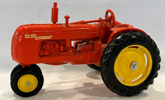 COOP E4 TRACTOR - 1/16 SCALE