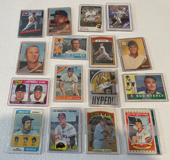 COLLECTION OF BASEBALL CARDS