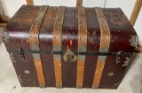 VINTAGE TRUNK ** NO SHIPPING **