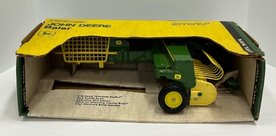 JOHN DEERE SQUARE BALER - YELLOW & GREEN BOX