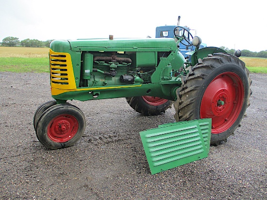 OLIVER 77 TRACTOR