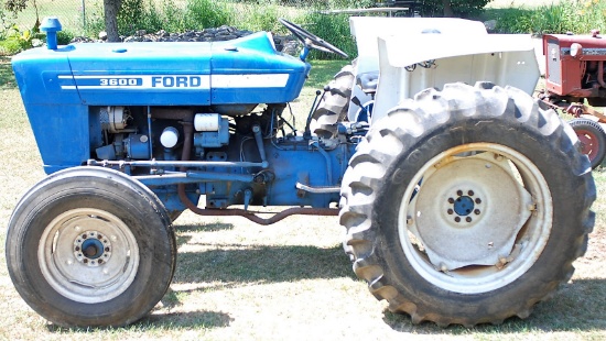 3600 Ford Diesel Tractor w/ PTO