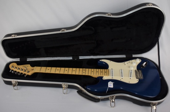 2005 Fender USA Stratocaster Blue/Birch Case