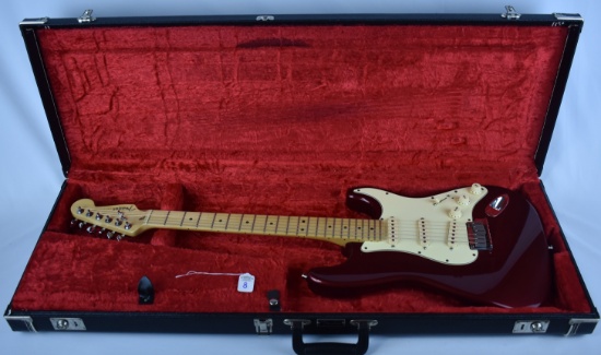1997 Fender USA Stratocaster Apply Red/Birch Black Tolex Case Candy