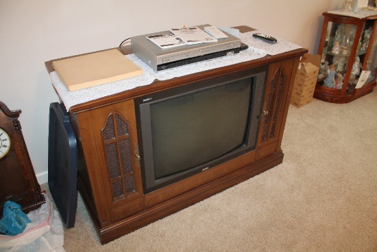 RCA TV  with DVD/VCR Combo Player