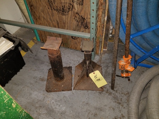 (2) Jack Stands, (2) Pipe Clamps