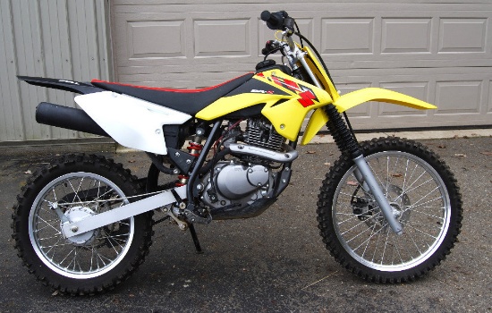 2013 Suzuki 125L Dirt Bike, Like New