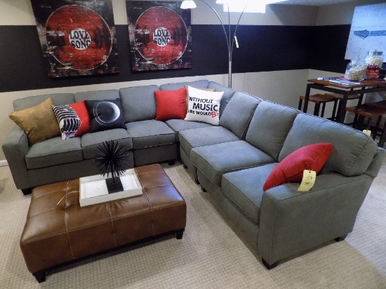 5-piece sectional sofa with accent pillows