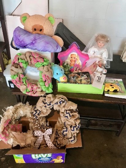 Burlap Wreaths, Doll, Stuffed Toys & Books