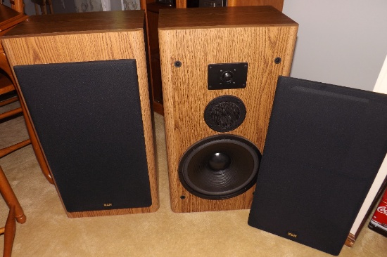 Pair of KLH Model AV-4001 Speakers