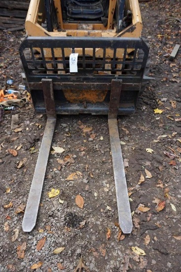 Skid steer pallet forks