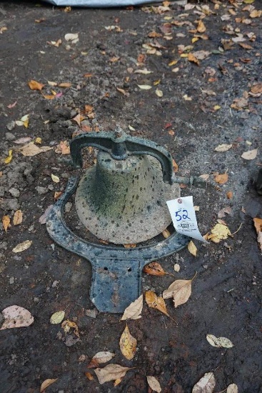 Cast iron dinner bell w/ clapper