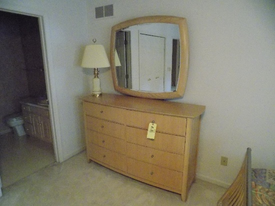 Thomasville 8-drawer dresser with mirror and lamp