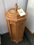 Oak Collum With Cross And Plaque